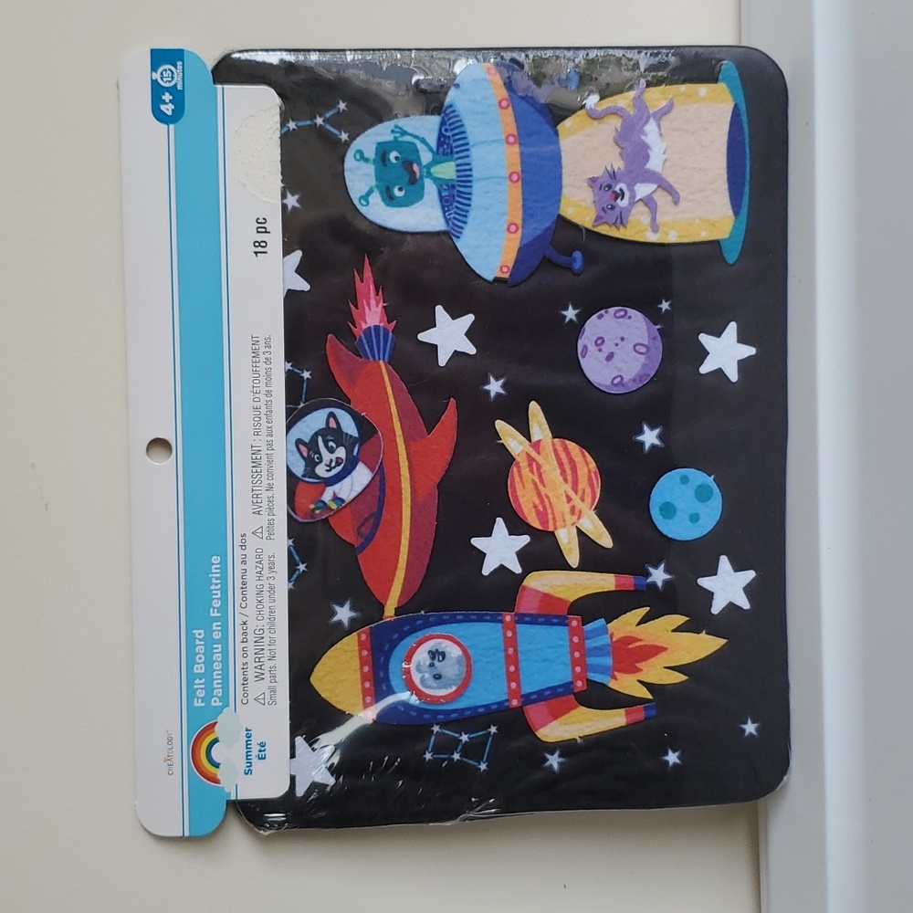 Creatology FELT SPACE  DISCOVERY SCENE ACTIVITY KIT